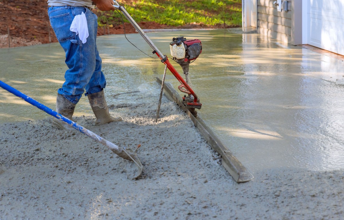 Professional concrete screeding and leveling in San Clemente